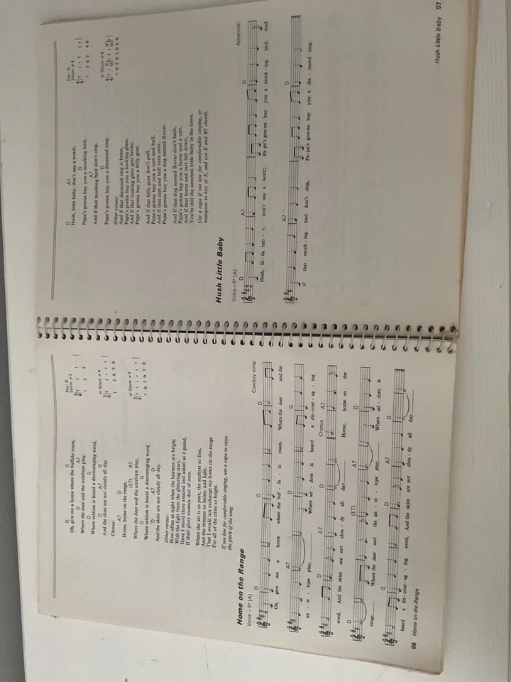 Cancionero de guitarra con instrucciones de Beverly McKeown Foto 3 de 3