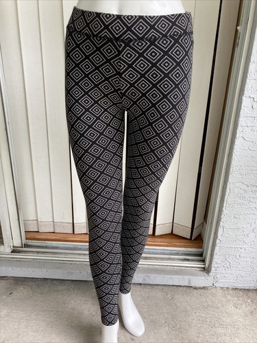 Secret Pink Yoga Leggings Aztec Design 