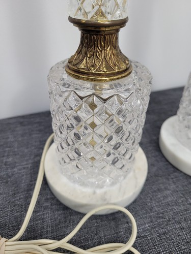 Par de tocador vintage de cristal y mármol blanco italiano - Imagen 5 de 10