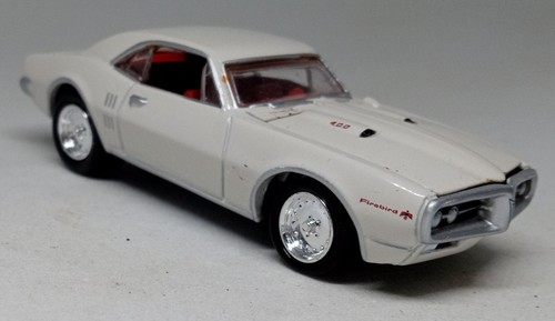 Johnny Lightning White '67 Pontiac Firebird Loose Diecast 1:64 R2 - Picture 1 of 6
