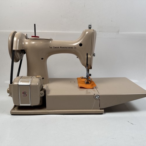 RARO 1961 Singer Featherweight 221J TAN/probado y funcionando con estuche y pedal - Imagen 2 de 23