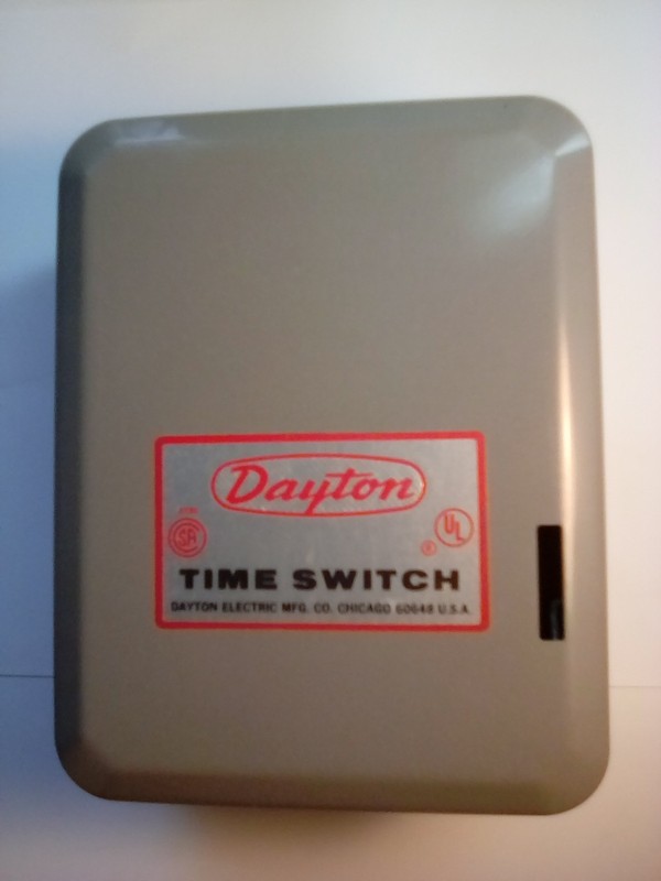 Dayton 24 HOUR TIME SWITCH 2EO21A. NOS