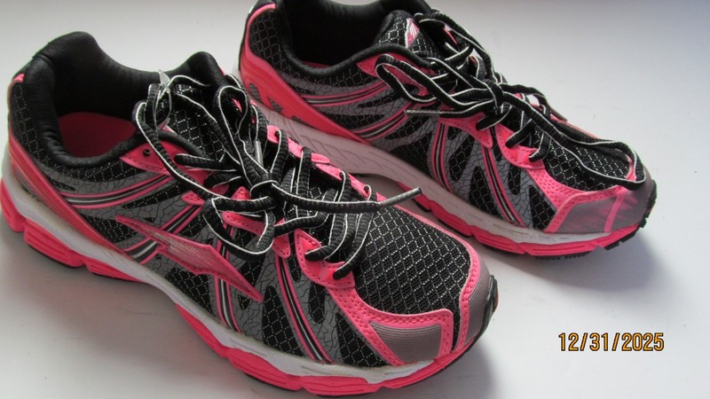 AVIA Cantilever Sovereign Women's Size 7 M Running Sneakers Pink & Black 
