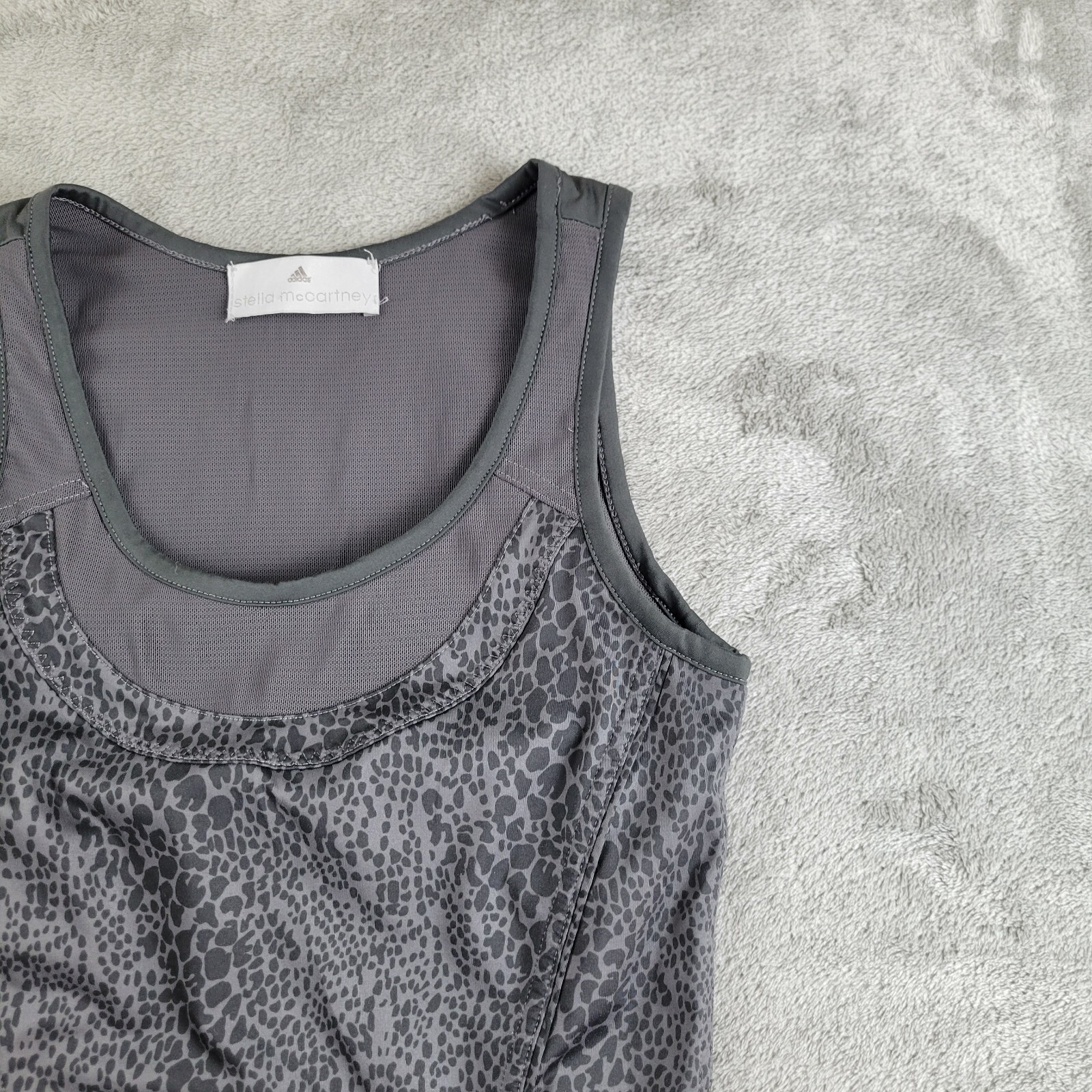 Adidas Stella McCartney Top Women Gray Black Animal Print Bult In Bra Activewear thumbnail 6