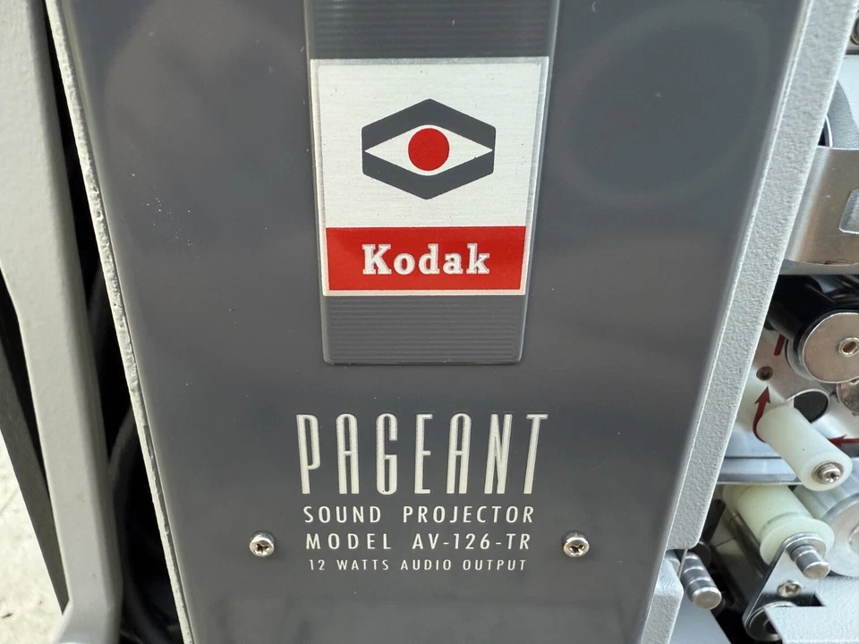 Projetor de som KODAK Pageant AV126TR 16mm defeituoso testado e funcionando G3D - Imagem 2 de 4