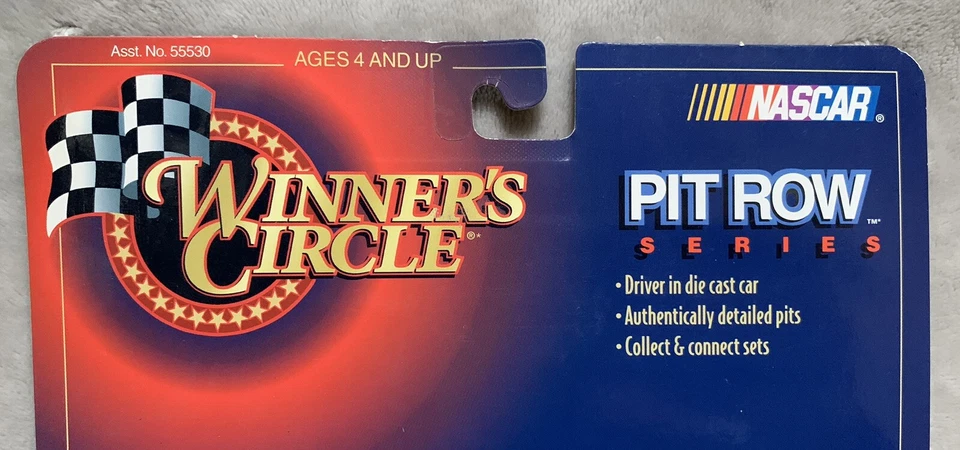 VTG Winner's Circle NASCAR Jeff Gordon Pit Row Series "Pulling In" Diorama Set - Image 4 of 4