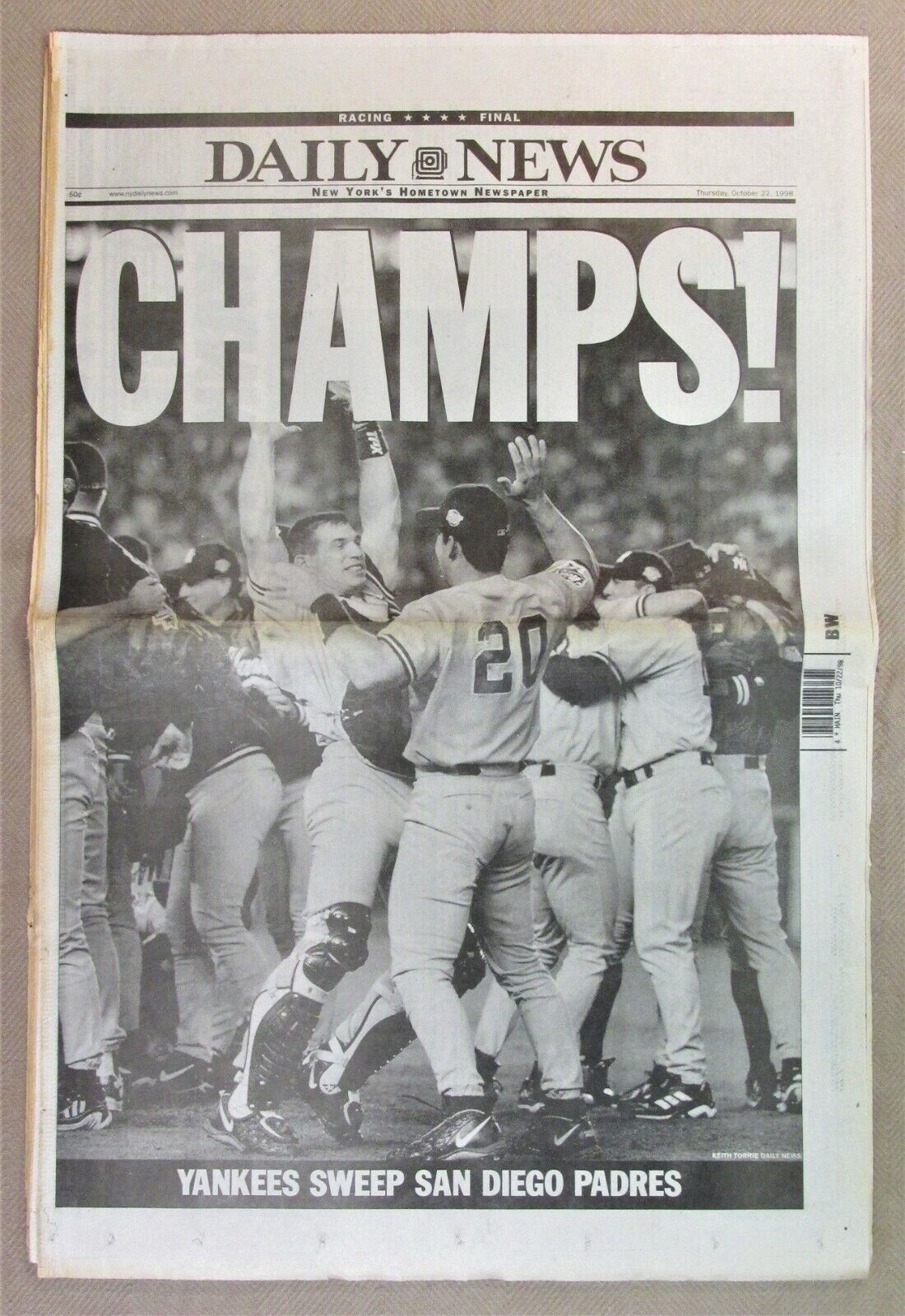 CHAMPS! 1998 NEW YORK YANKEES NY DAILY NEWS Sweep World Series Oct 22  Newspaper