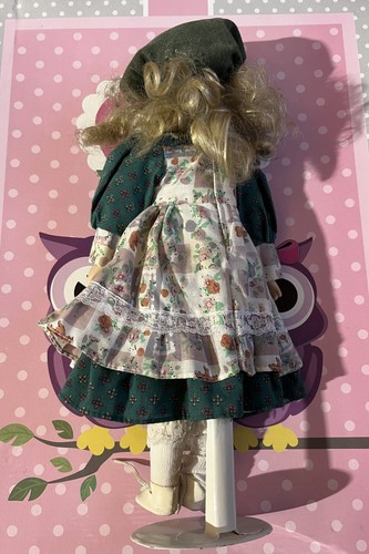 bambola di porcellana da collezione - Foto 3 di 6