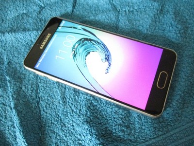 Samsung A3 2016 SM-A310F smartphone