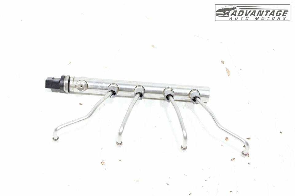 BMW 320I XDRIVE 2013-2018 2,0 L L L4 motor riel inyector de combustible de alta presión OEM Foto 4 de 4