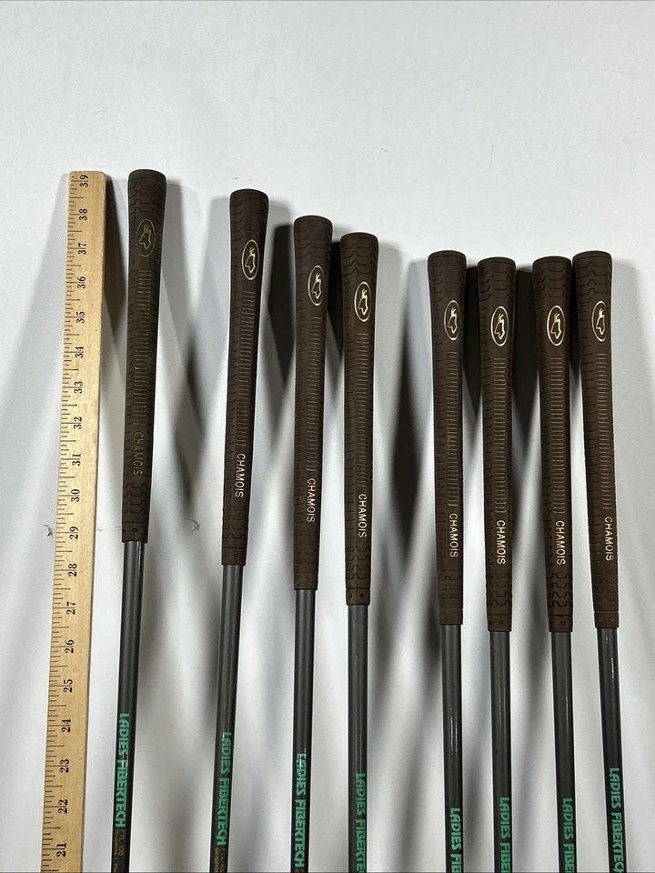 Juego de hierros Dynacraft Lady Genesis tamaño mediano 4-pw + varillas de grafito Sw FLT-100 Foto 2 de 4