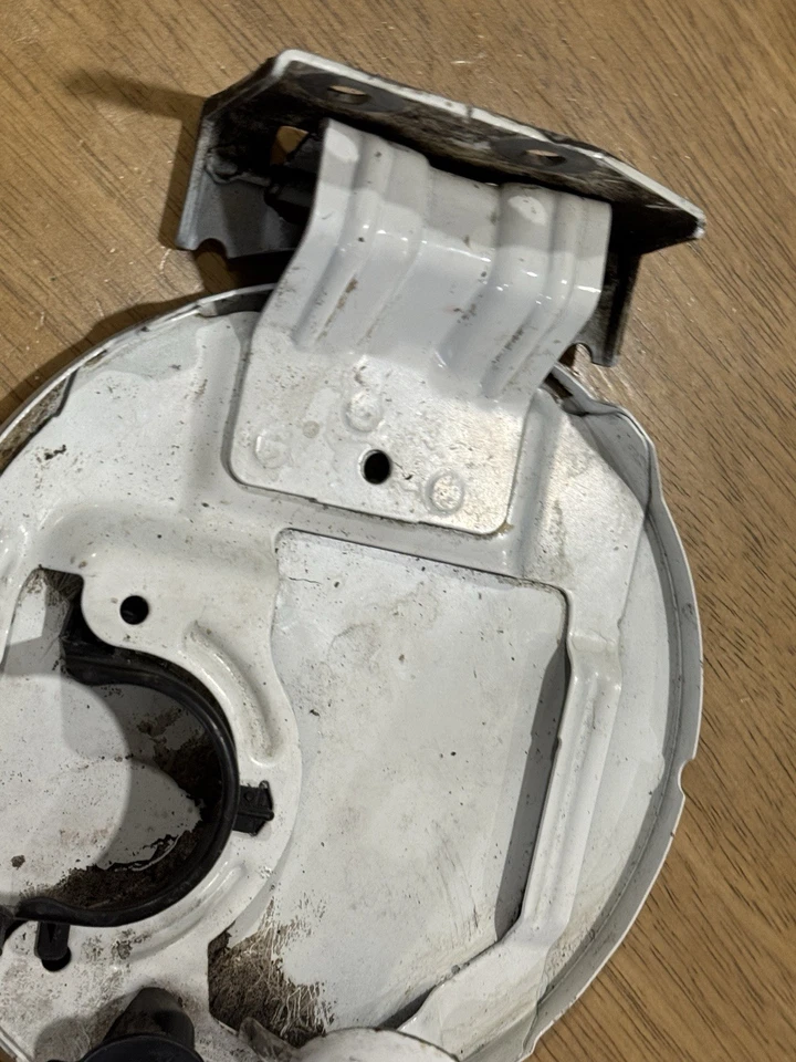 Panel de tapa de gas combustible blanco OEM 63910-S0X-A00ZZ 2000-2004 Honda Odyssey Foto 4 de 4