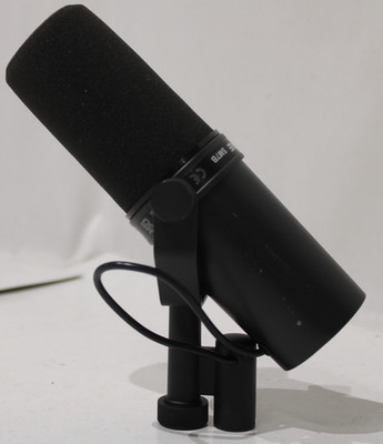 Shure SM7B Dynamic Cardioid Vocal Microphone, XLR 3-Pin, Black, Windscreen.