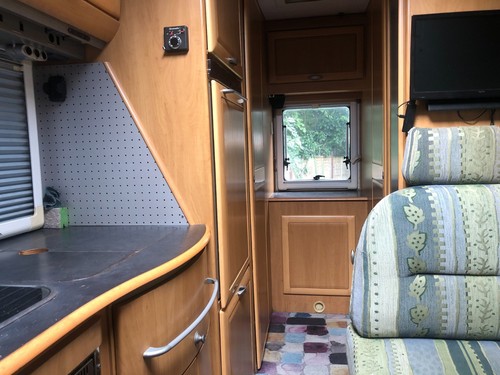 CLASSIC HYMER 564, RHD, 56968 miles, MOT, rear air suspension, 4 seat belts. - Picture 3 of 14