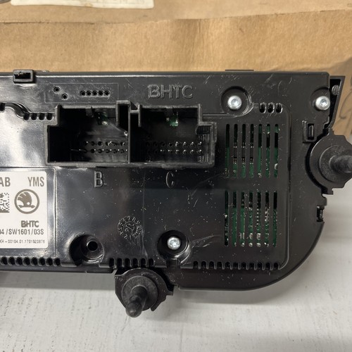 Skoda Octavia Mk3 5E 2013-17 Heater Control Panel. Genuine OE: 5E0907044 - Picture 8 of 12