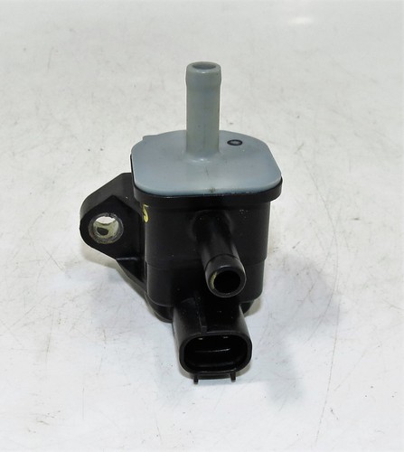 90910WC003 Toyota Peugeot Citroen Genuie Denso Petrol Fuel Line Vacuum Valve - Picture 3 of 18