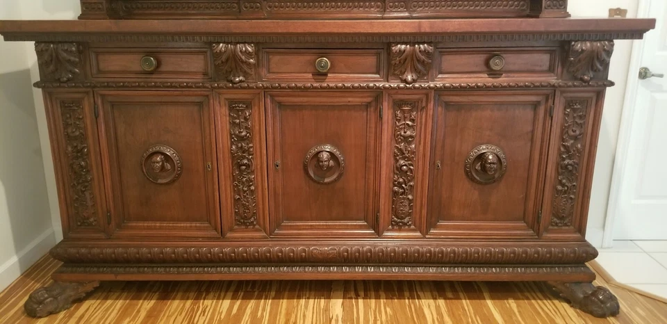 Mueble de servidor italiano tallado de nogal grande con patas de león muebles antiguos Foto 3 de 4