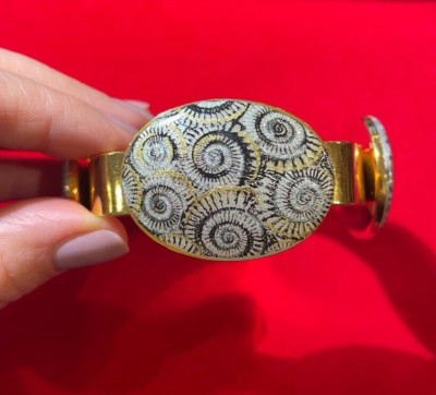 CHAOS バングル Vintage Exquisite Yoshi Square Cab Gold t Snail Black Enamel