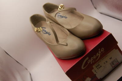 NIB Capezio Student Footlight Character Shoe 650 $58.00  TAN 7.5 W Not Returnabl