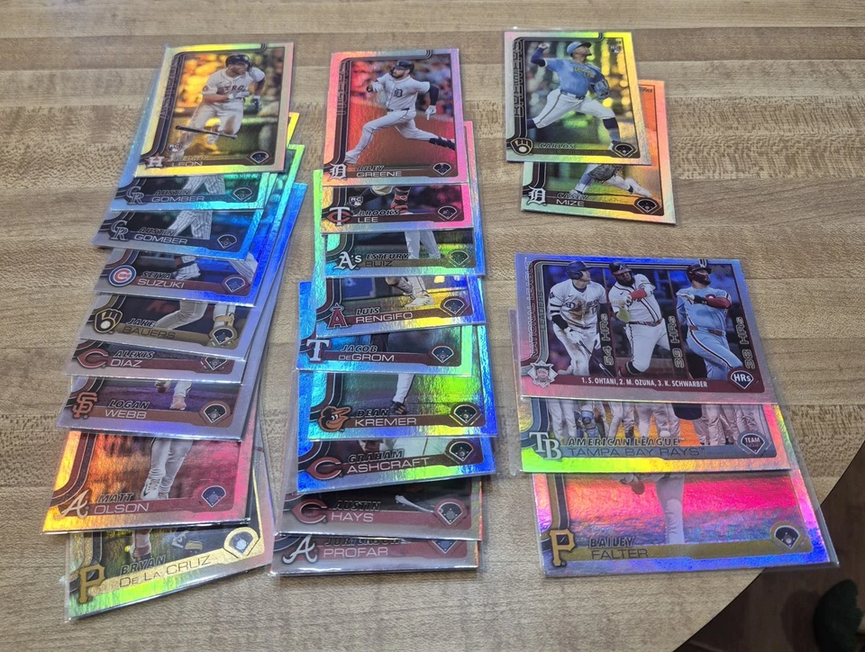 Topps & Topps Chrome 2025 Lot All Inserts & Paralells Stars & Rookies Included! - Image 4 of 4