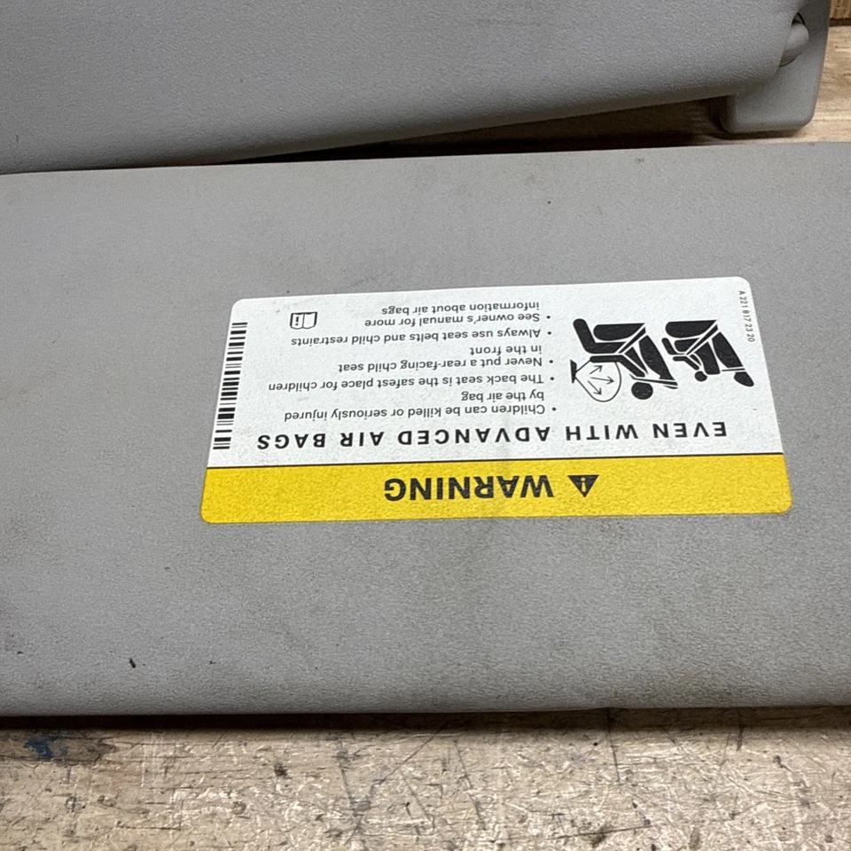 10-17 Mercedes Benz W207 E550 E350 Coupe Convertible Left & Right Sunvisors Pair - Image 3 of 4