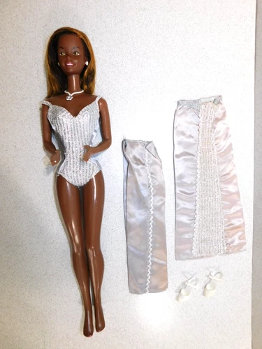 Barbie:  VINTAGE 1978 18" SUPERSIZE CHRISTIE Doll w/Original Outfit!