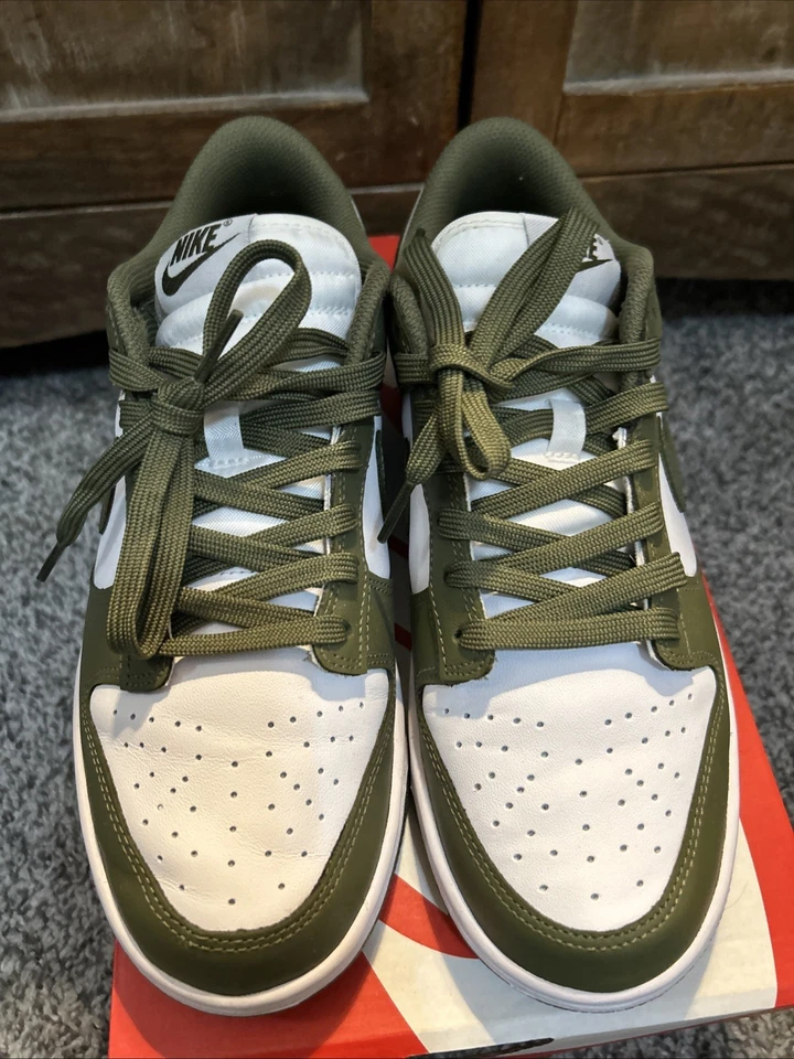 Nike Mujer Dunk Bajo Mediano Oliva Talla 9.5 Foto 2 de 4
