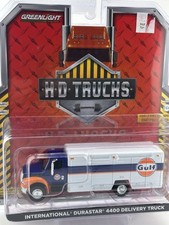 INTERNATIONAL DURASTAR 4400 DELIVERY TRUCK "GULF" 1/64 BY GREENLIGHT 33250 C