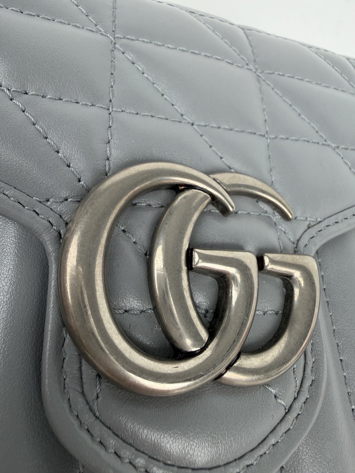 Gucci GG Marmont Shoulder Bag in Grey Matelasse Leather thumbnail 5