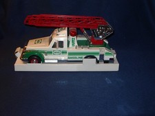 HESS 1994 Rescue Truck  BRAND NEW IN BOX-NEW IN BOX COLLECTORS GGG12
