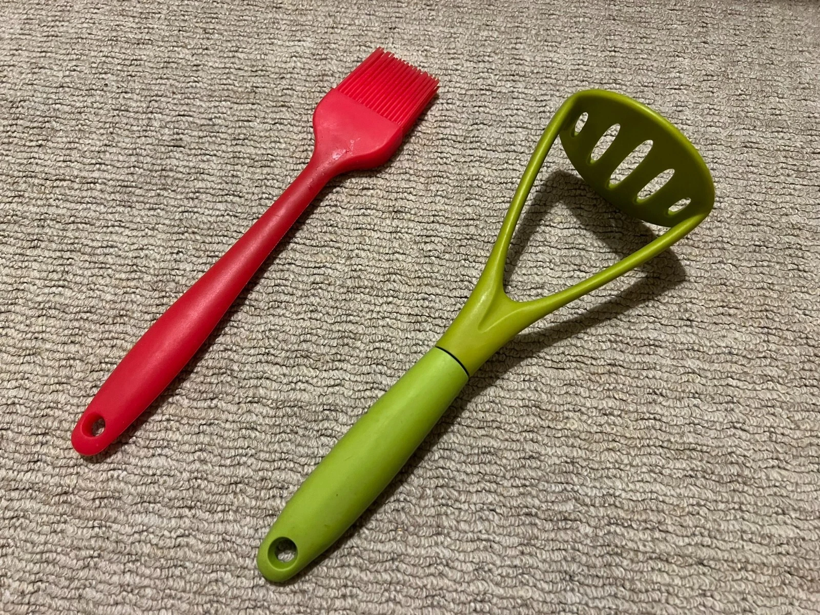 Kitchen Essentials - Silicone Red Pastry Brush & Lime Green Potato Masher - Uni
Opens in a new windo