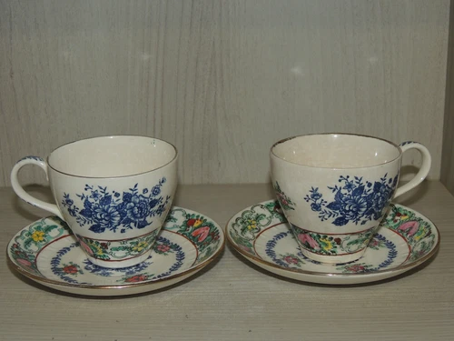 Chinese Canton porcelain Pair of cups & saucers,19th century