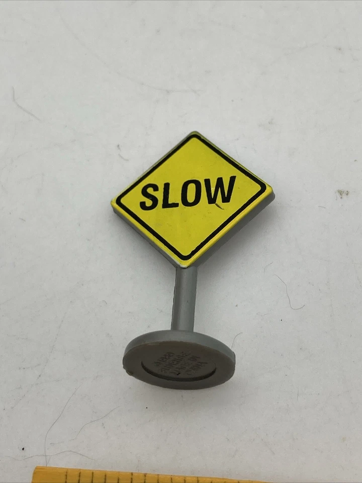 Vtg Micro Machines Funrise 1988  Slow  Sign Playset Part - Image 2 of 3