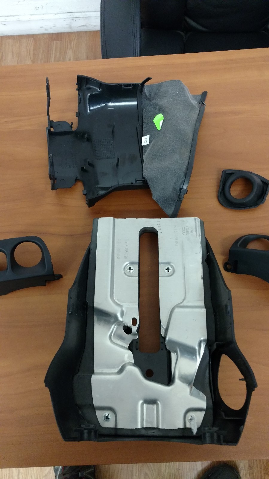 LAMBORGHINI GALLARDO & LP560 UPPER/ LOWER STEERING COLUMN COVER OEM 400953511