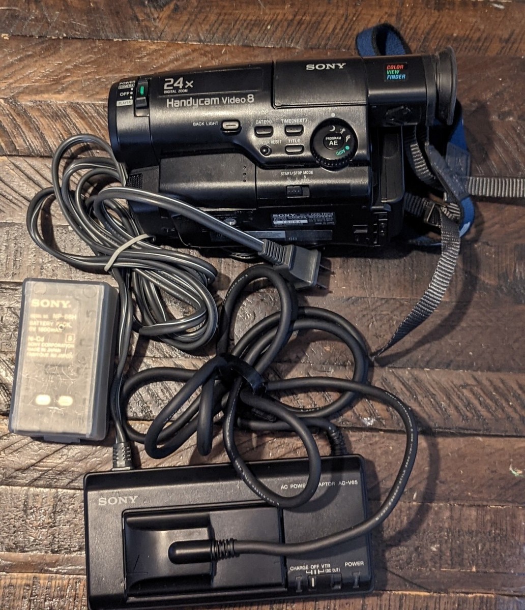 Sony Handycam CCD-TR714 8mm Video8 Vintage Camcorder Camera