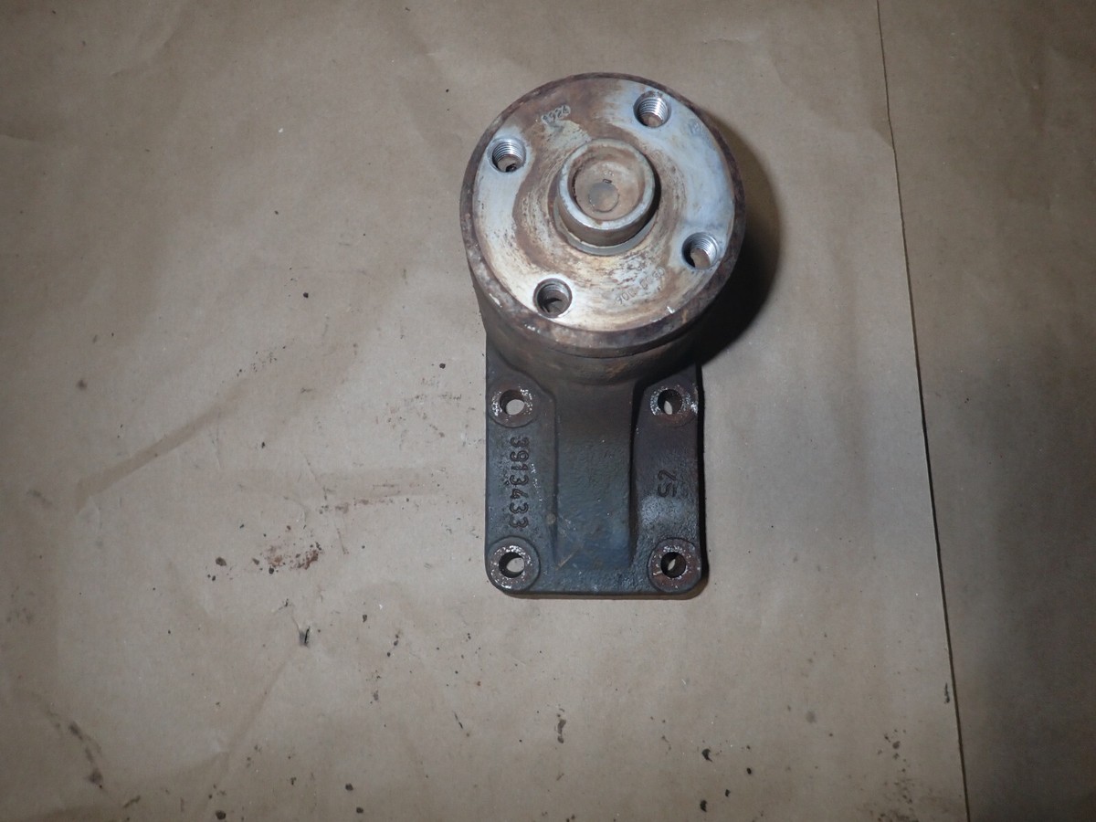 Komatsu SAA4D102E 2E PC Diesel Engine Fan Drive Assembly
