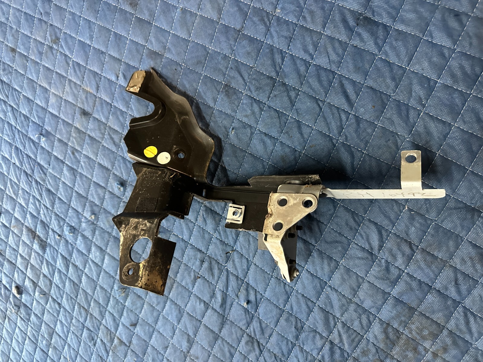 2014 AUDI R8 V10 OEM FRONT RIGHT LOWER A POST PILLAR TRIM 420853172 420 853 172