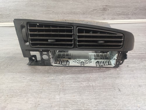 Lüftungsdüse Mittelkonsole Radioschacht    VW Golf     1H6819732 1H6819736