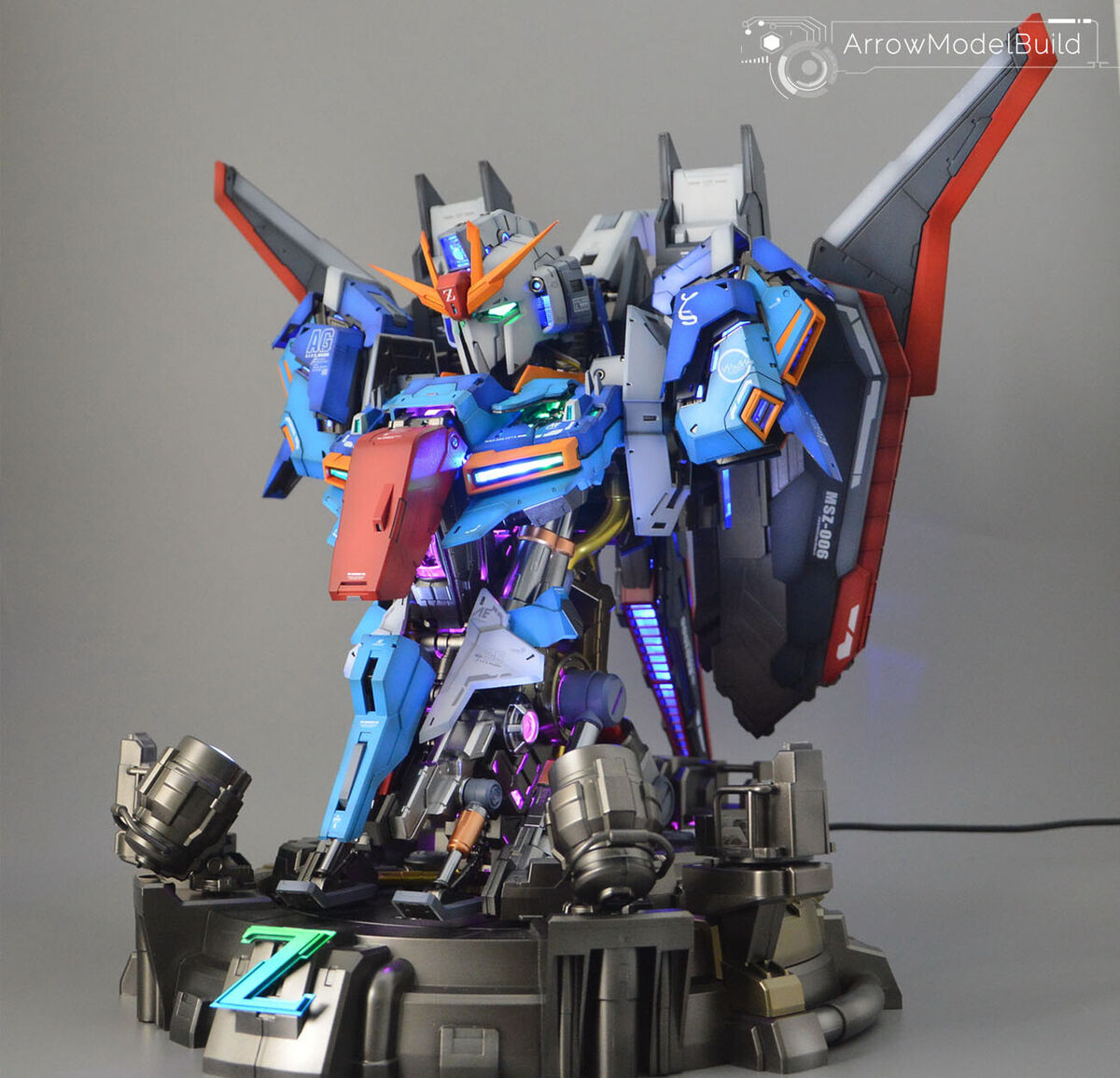AxisModelWorks Z Gundam Head Chest with LED set Built AxisModelWorks Z Gundam Head Chest with LED set Built