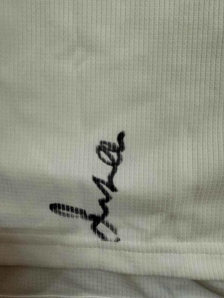 David Beckham, Garnacho , Ugarte Autographed Manchester United Football Jersey. - Image 3 of 4