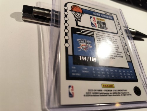 Aros de la NBA 2023-34 Panini, Jalen Williams #290 Rising Stars/199 rojo radiocontrol novato - Imagen 4 de 12