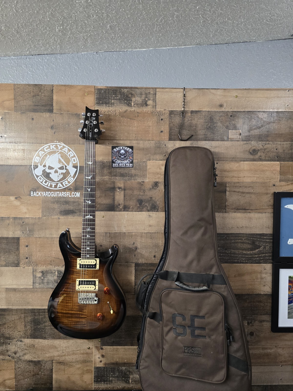 PRS SE Custom 24 Black Gold Sunburst W/ Bag