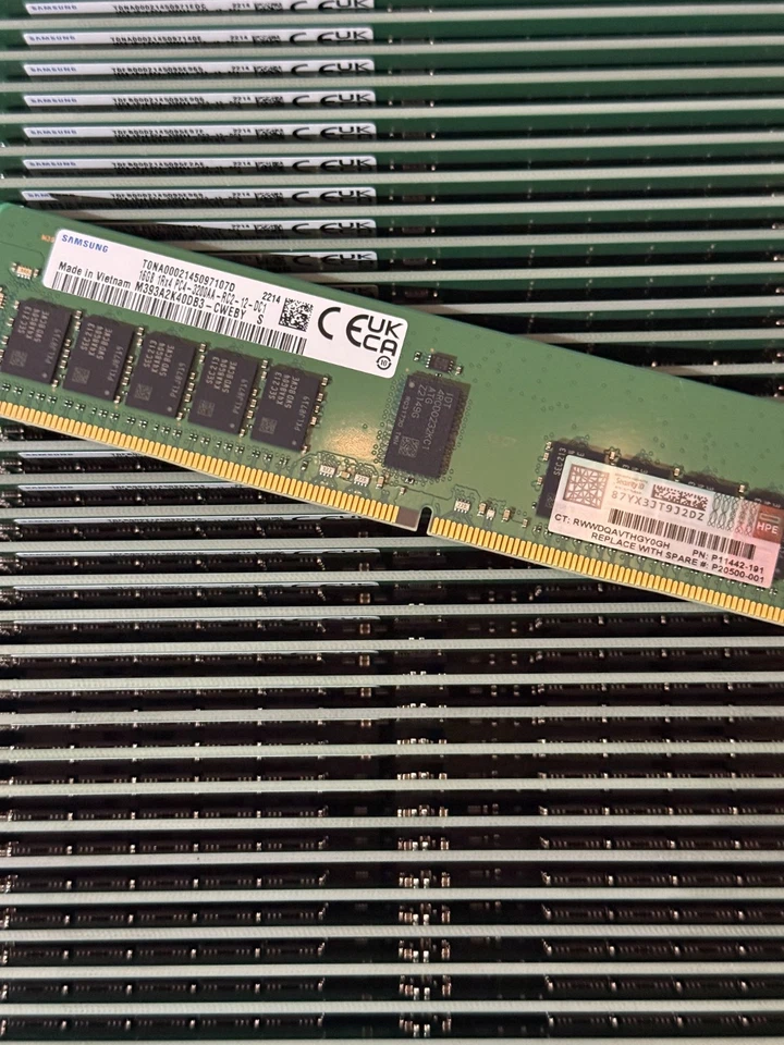 Samsung M393A2K40DB3-CWE 16GB PC4-3200AA ECC HPE P11442-191 SERVER MEMORY - Image 1 of 1