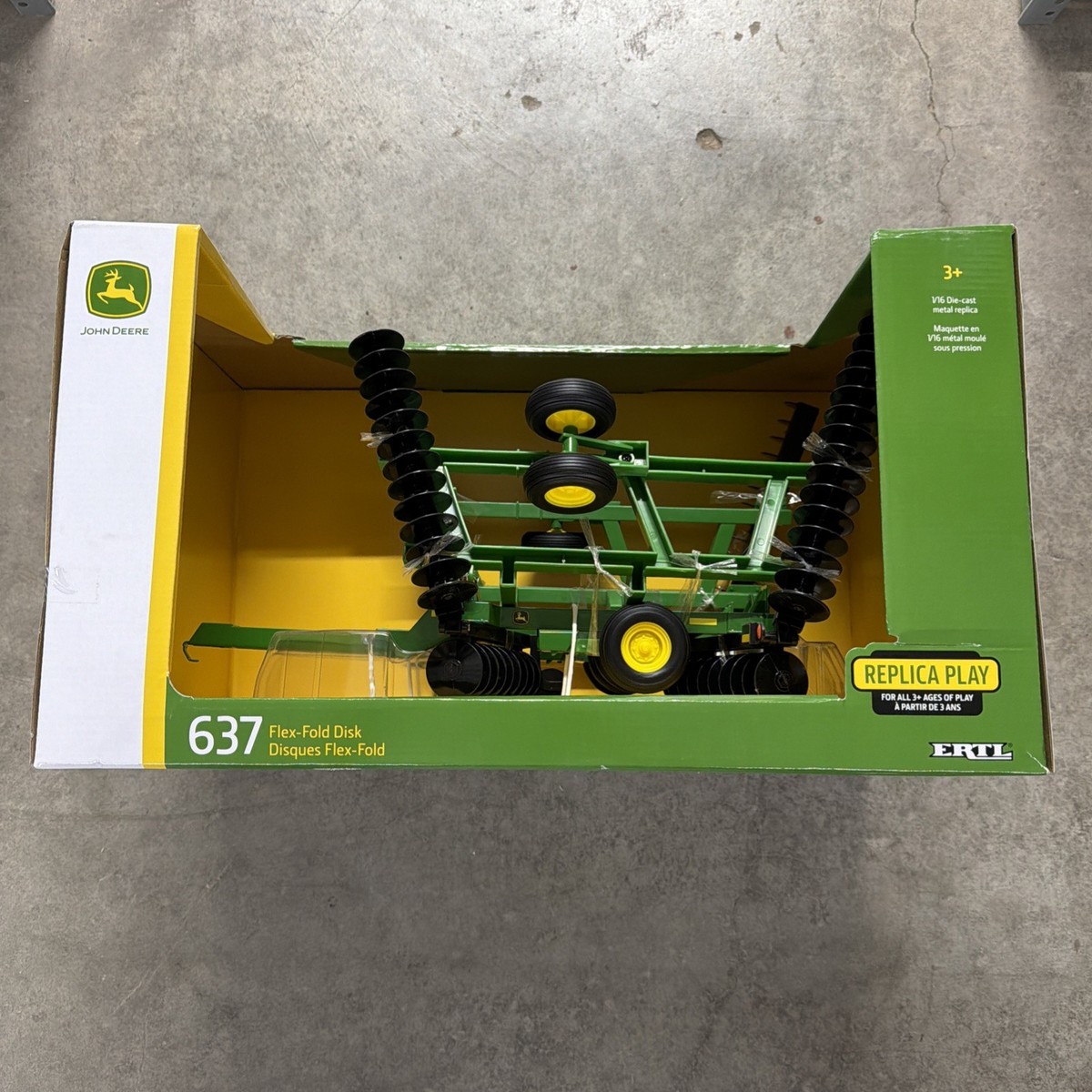NEW John Deere ERTL 1/16 637 Flex Fold Disk Die Cast Replica