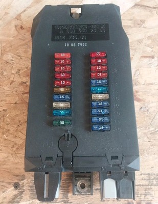 2003-2006 DODGE SPRINTER FUSE BOX A0005402350