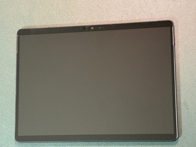 Microsoft Surface Pro 8 13 Zoll i7-1185G 16GB 256GB Win11 neuwertig klein Riss