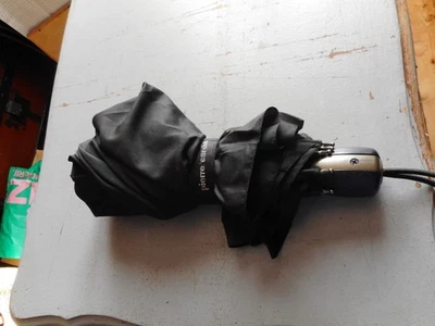 Parapluie Pliant Noir Pierre Cardin vintage  Ouverture  Automatique en tbe - Photo 1/4