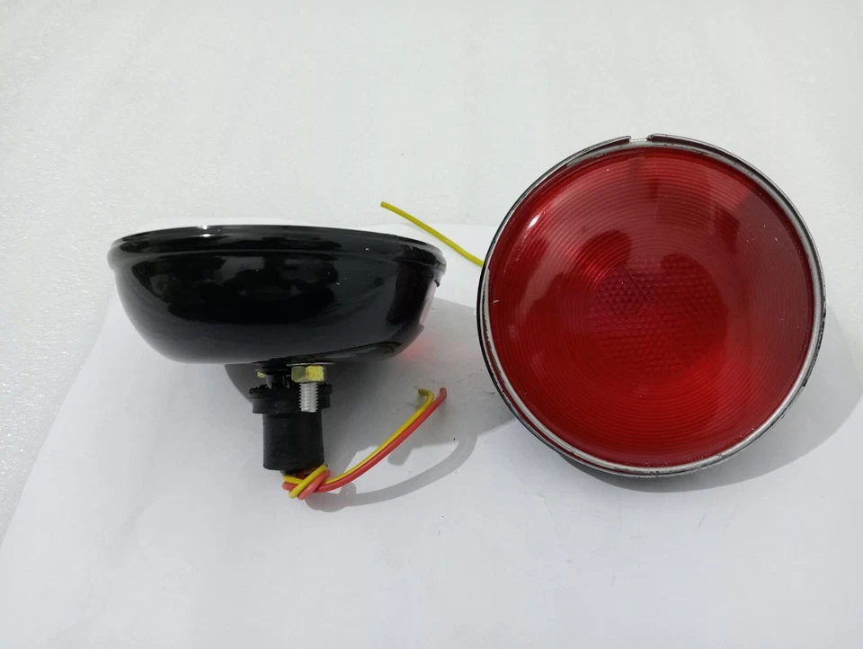 Juego de 2 luces traseras rojas combinadas Jeep Willys CJ3 CJ5 CJ6 1945-1975 Foto 2 de 4
