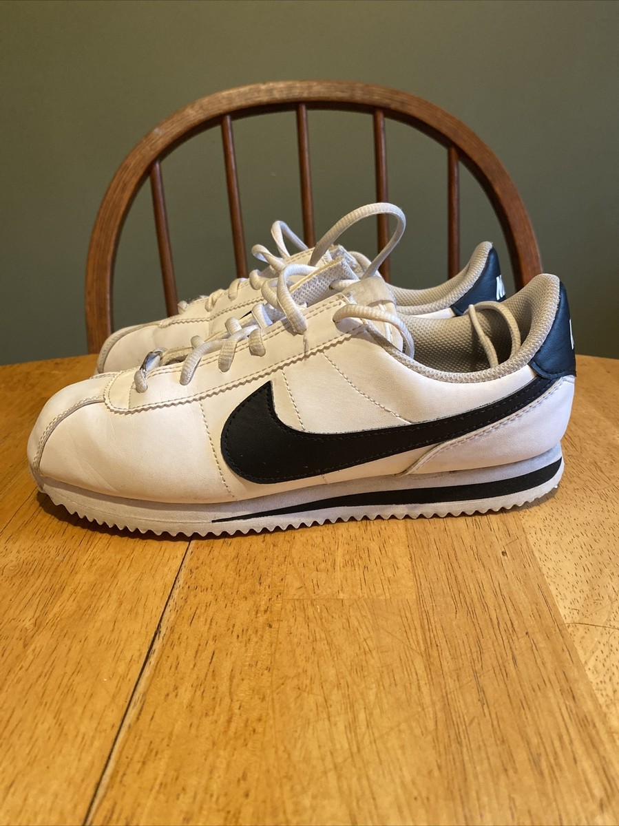 Nike Cortez Shoes Womens Size 7.5 / 6Y Basic SL White Black 904764