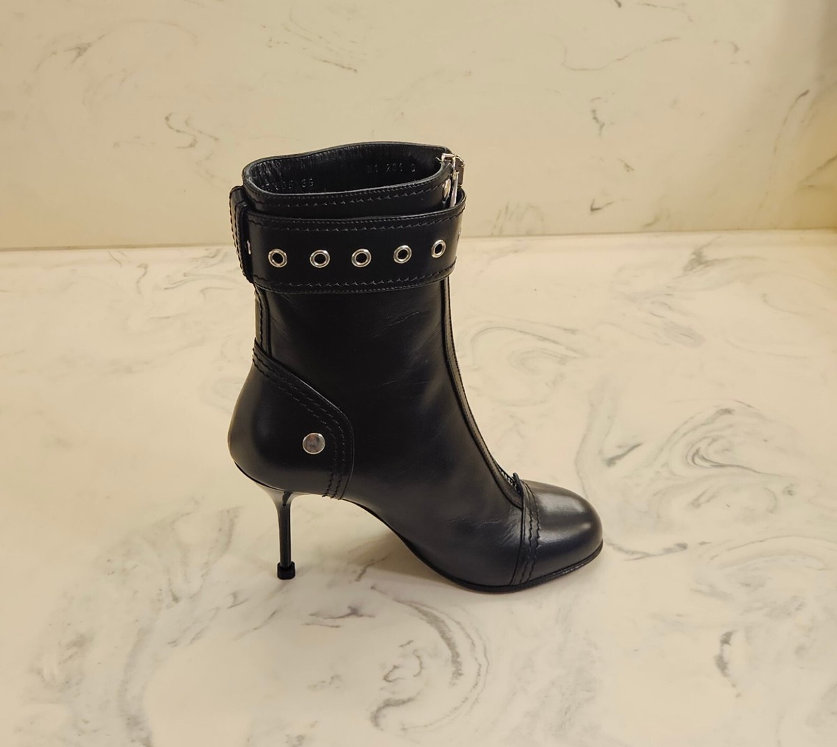 $1,195 NEW Alexander McQueen Black Grommet Chelsea Leather Boots Size 41 / 8 Alexander McQueen - Tread Chelsea Matte Leather Boots (EU38  main image 2
